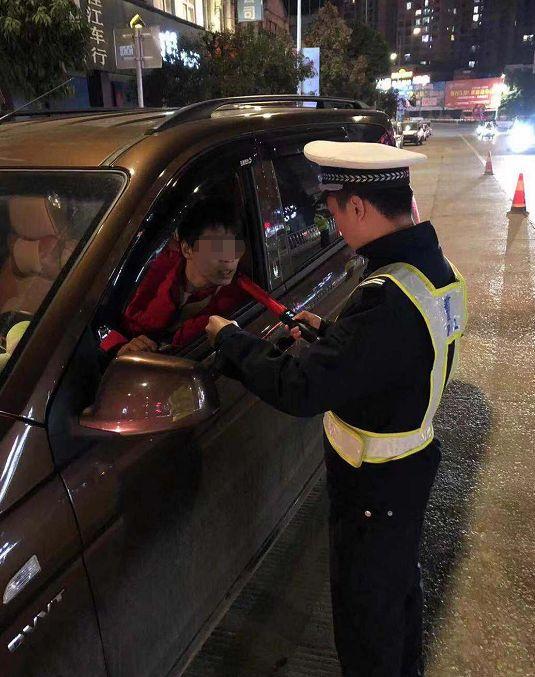 最新醉驾闯岗，警醒公众，严惩不贷